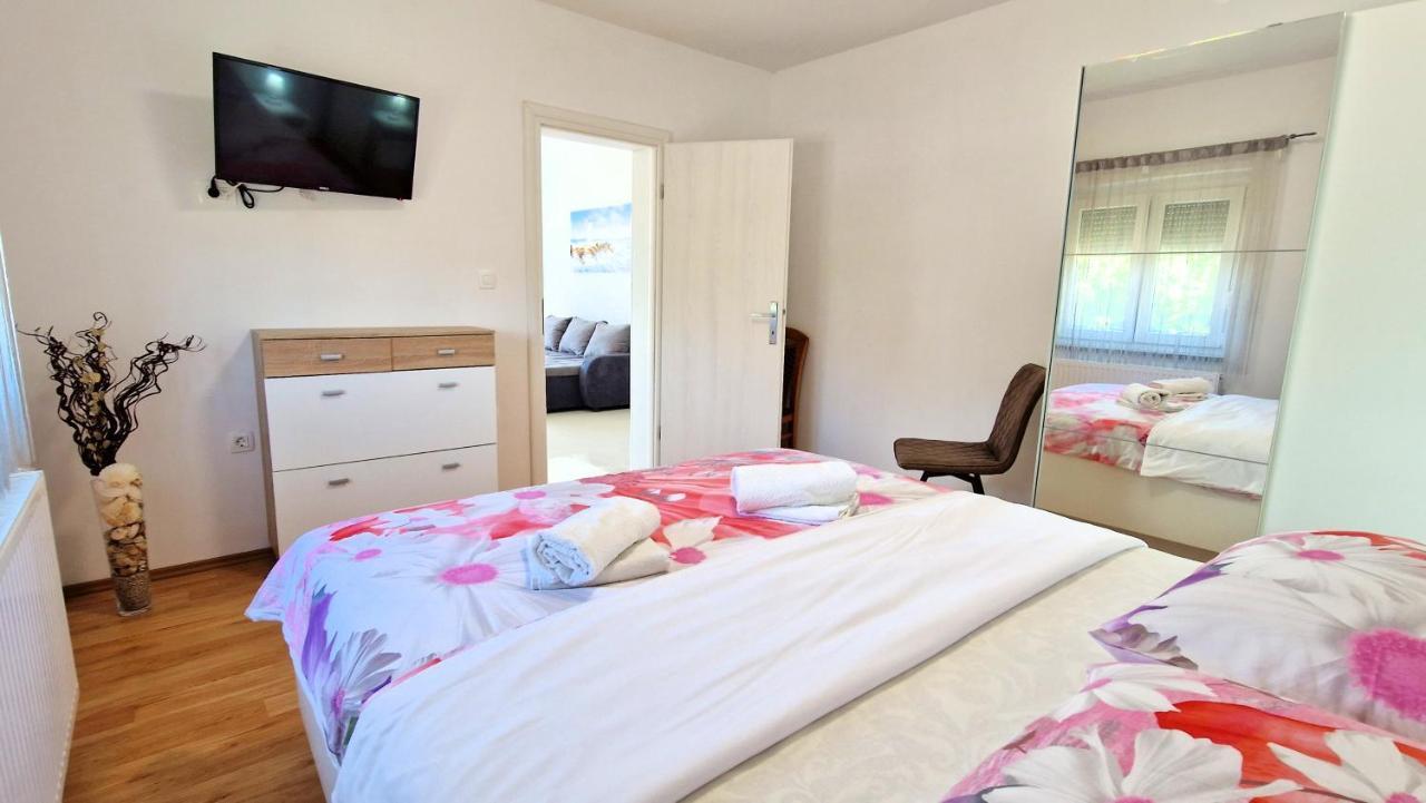 Apartments Pinezic Skrbčići Kültér fotó